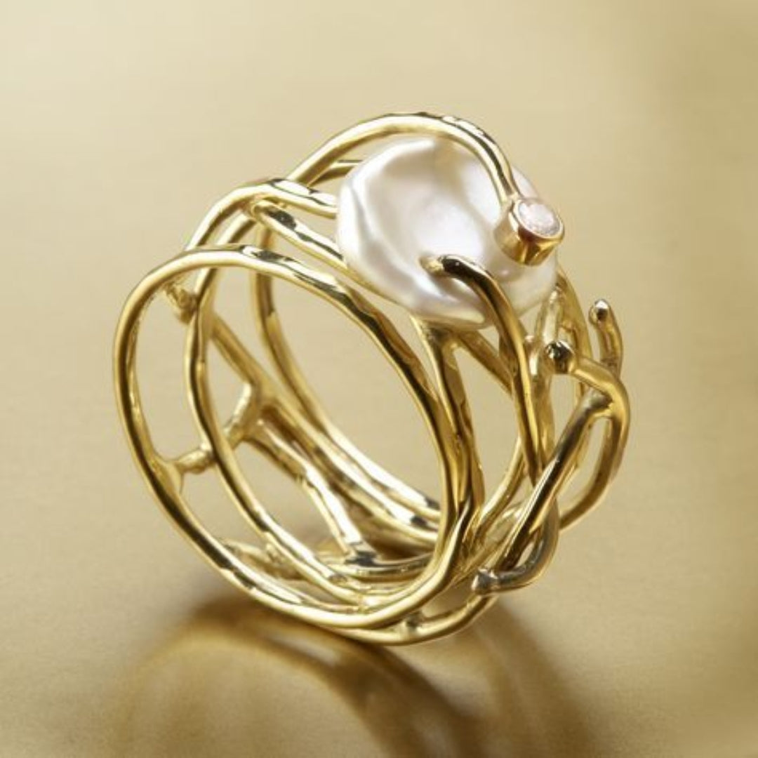 Amalie | Thin Gold and Pearl Ring