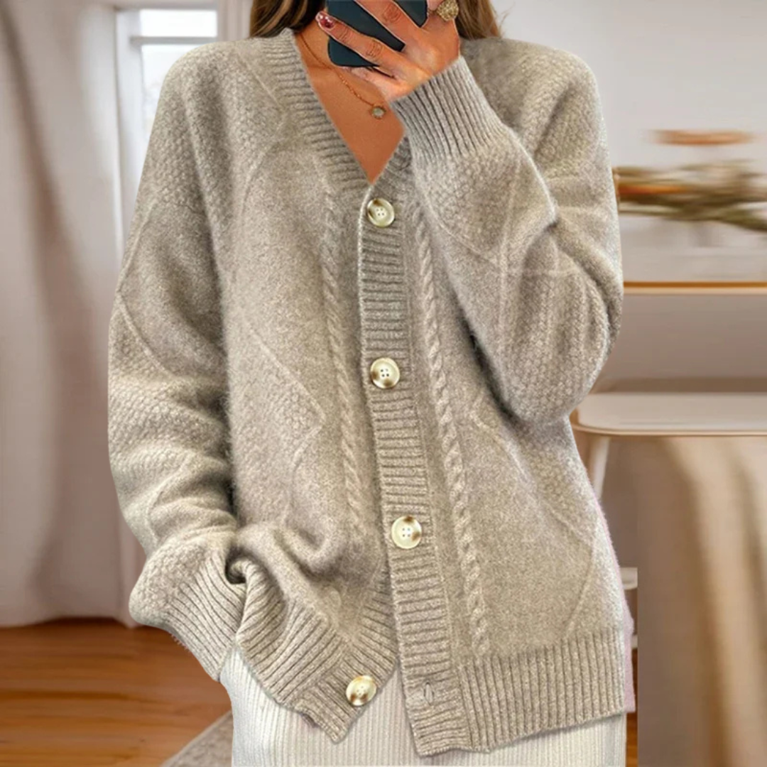 Éloise | Cozy Cable-Knit Cardigan